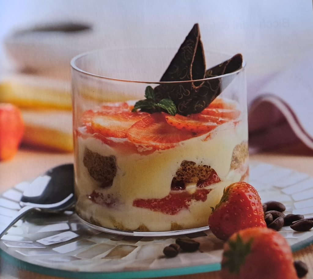 tiramisù alle fragole e cioccolato bianco